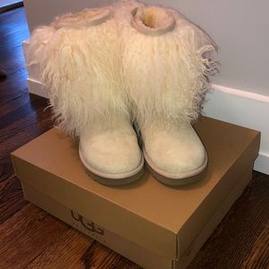 AUTHENTIC UGGS SIZE 7!
